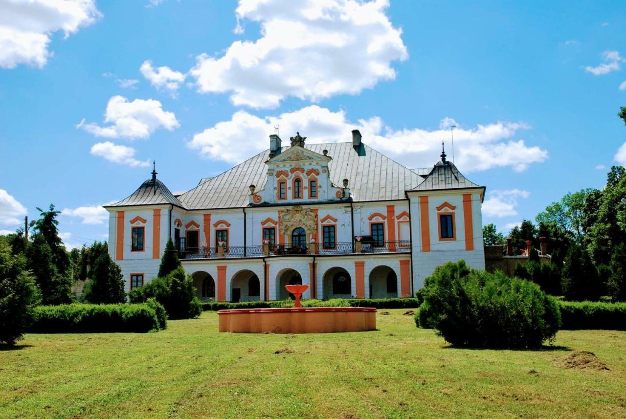 Palac W Czyzowie Szlacheckim Czyzow Szlachecki Εξωτερικό φωτογραφία